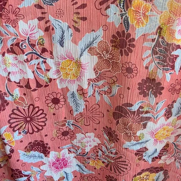 NEW Women Plus 2X Chiffon Pink Floral Relax Fit Blouse Gold Sparkle A Love Story - Picture 9 of 11